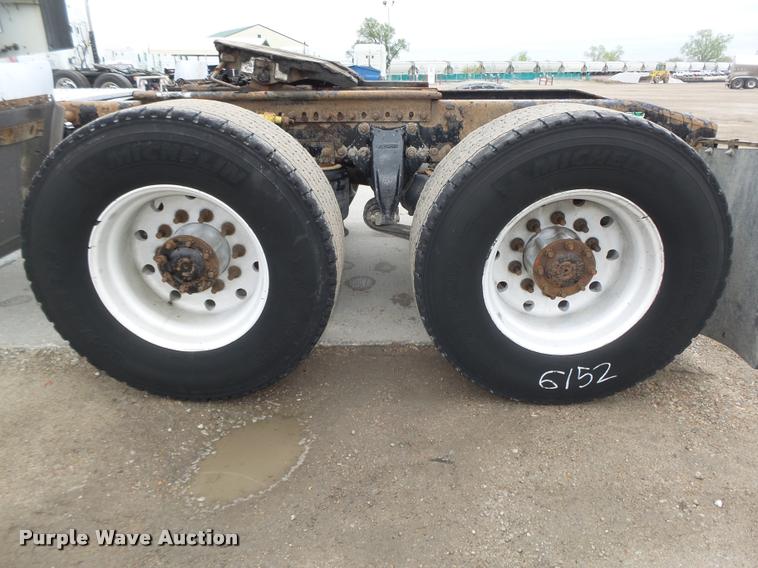 image for item DA0671 2006 Freightliner Columbia CL120 semi truck