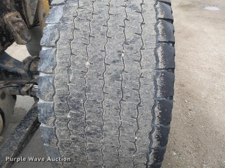 image for item DA0671 2006 Freightliner Columbia CL120 semi truck