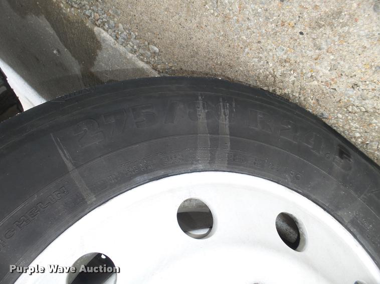 image for item DA0671 2006 Freightliner Columbia CL120 semi truck