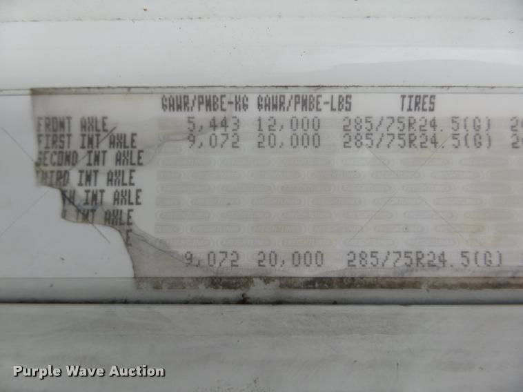 image for item DA0671 2006 Freightliner Columbia CL120 semi truck