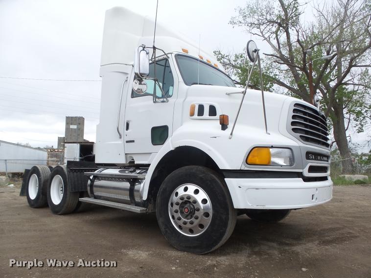 image for item DA0672 2006 Sterling AT9500 semi truck