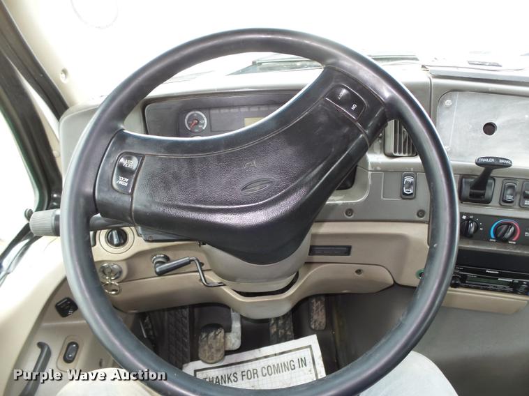 image for item DA0672 2006 Sterling AT9500 semi truck