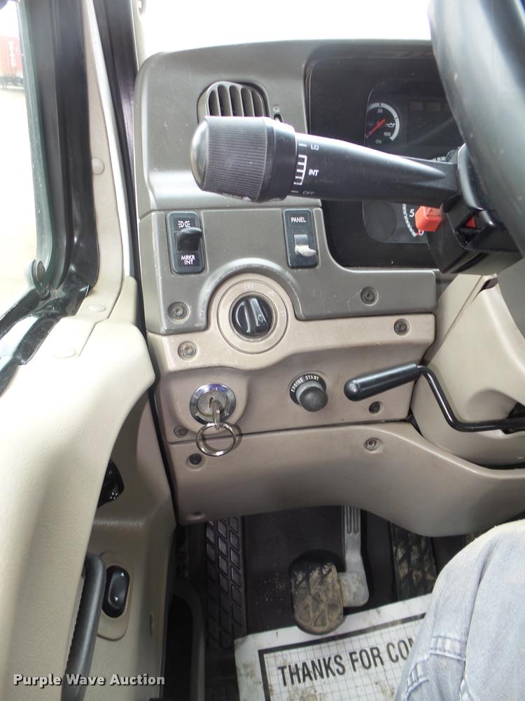 image for item DA0672 2006 Sterling AT9500 semi truck