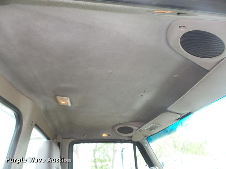 image for item DA0672 2006 Sterling AT9500 semi truck