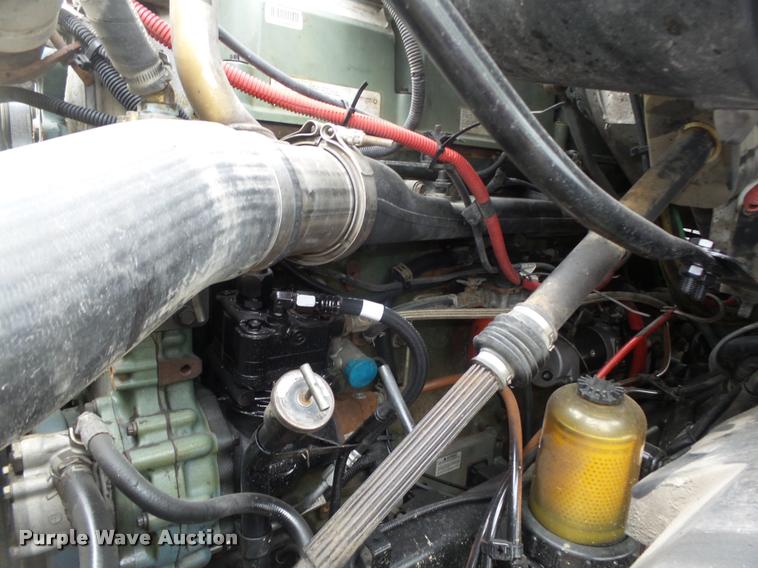 image for item DA0672 2006 Sterling AT9500 semi truck