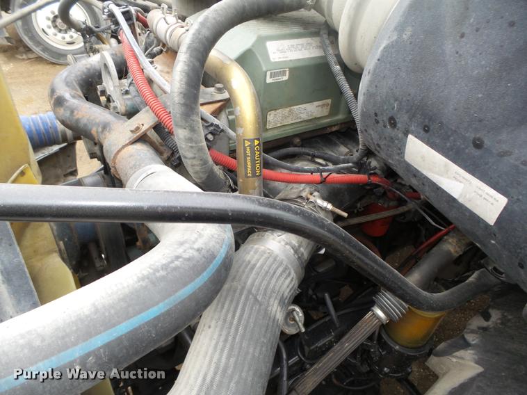 image for item DA0672 2006 Sterling AT9500 semi truck