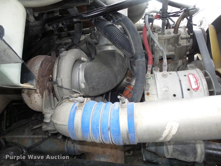 image for item DA0672 2006 Sterling AT9500 semi truck