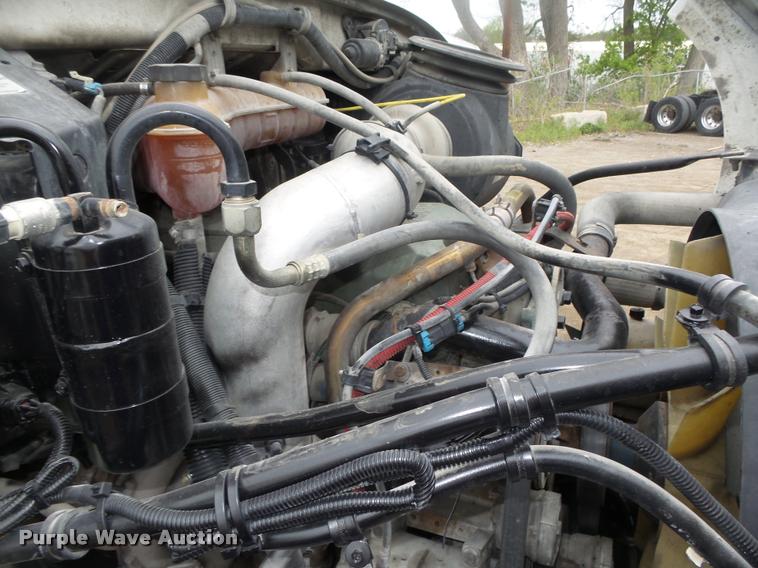 image for item DA0672 2006 Sterling AT9500 semi truck