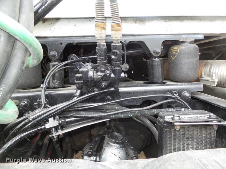 image for item DA0672 2006 Sterling AT9500 semi truck