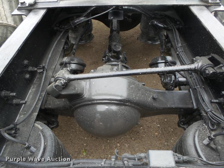 image for item DA0672 2006 Sterling AT9500 semi truck