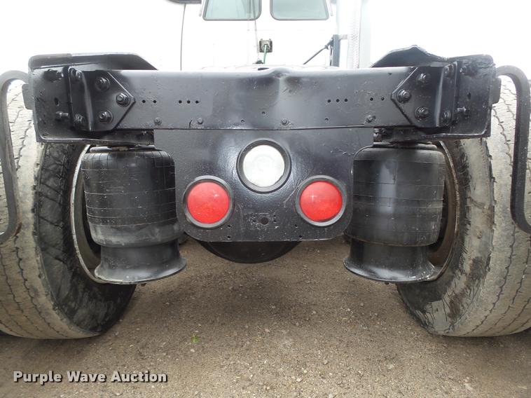 image for item DA0672 2006 Sterling AT9500 semi truck