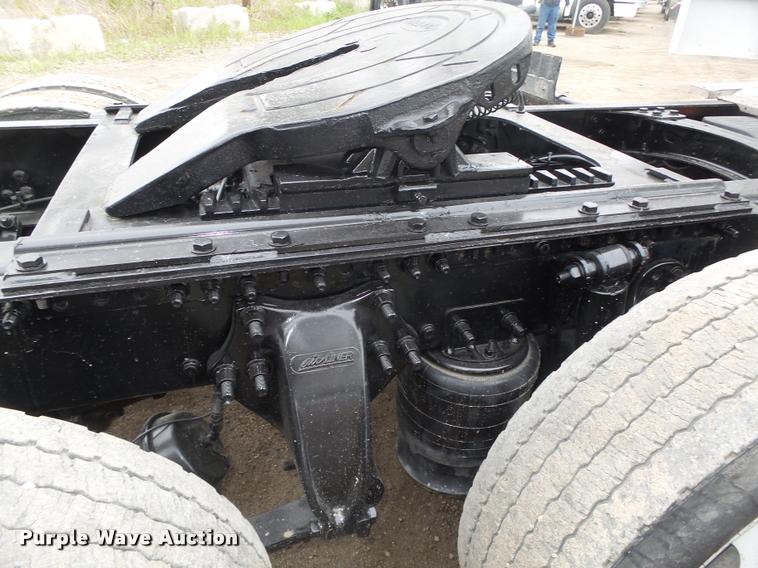 image for item DA0672 2006 Sterling AT9500 semi truck