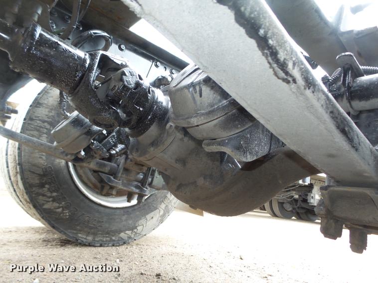 image for item DA0672 2006 Sterling AT9500 semi truck