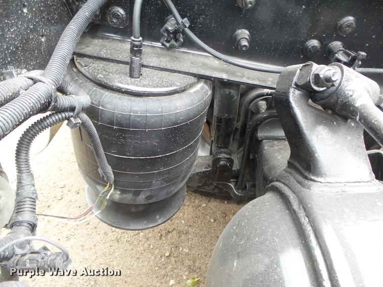 image for item DA0672 2006 Sterling AT9500 semi truck