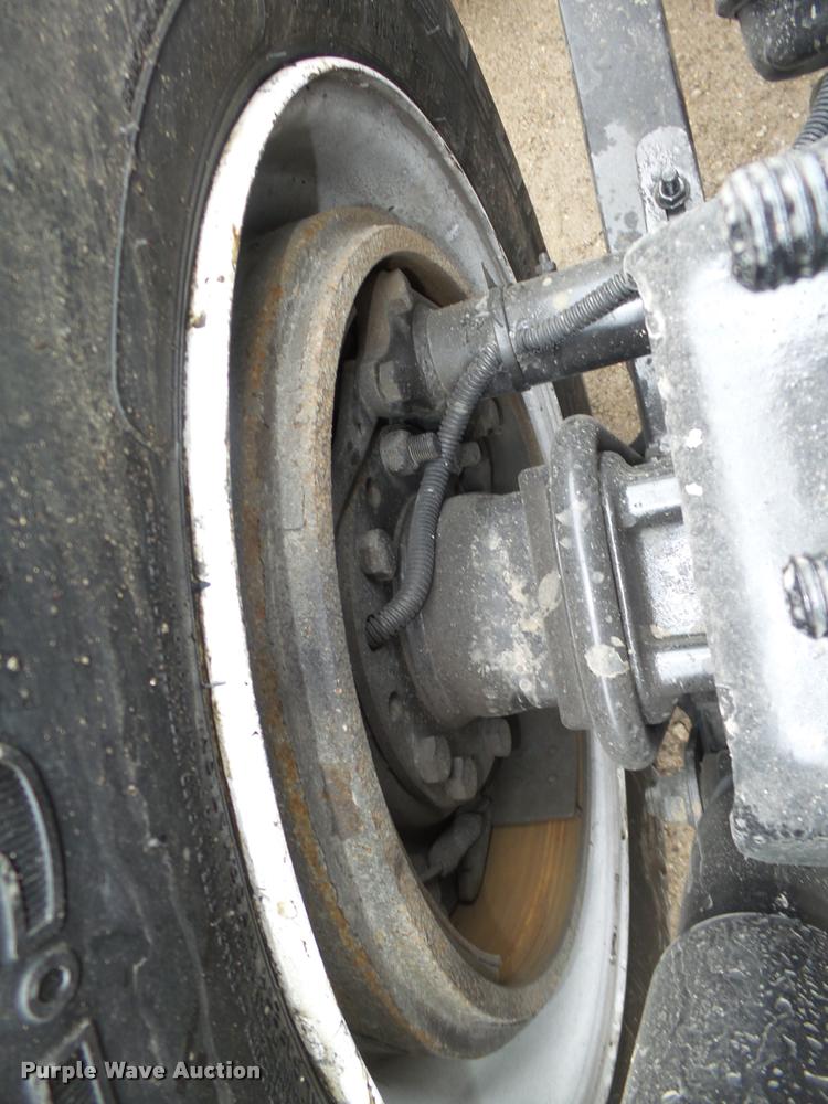 image for item DA0672 2006 Sterling AT9500 semi truck