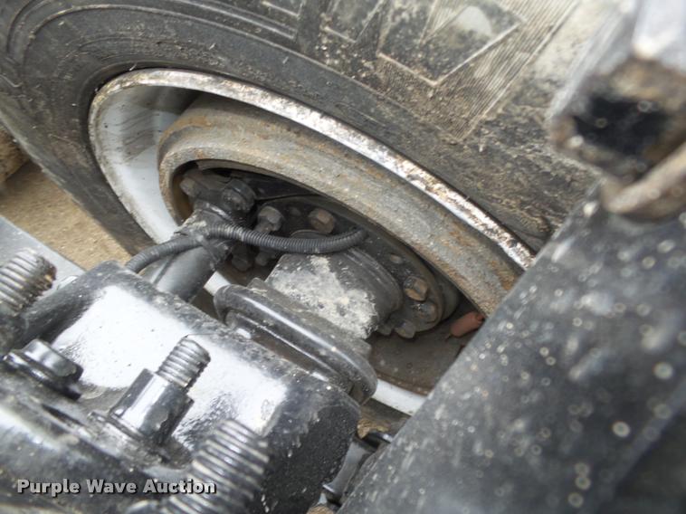 image for item DA0672 2006 Sterling AT9500 semi truck