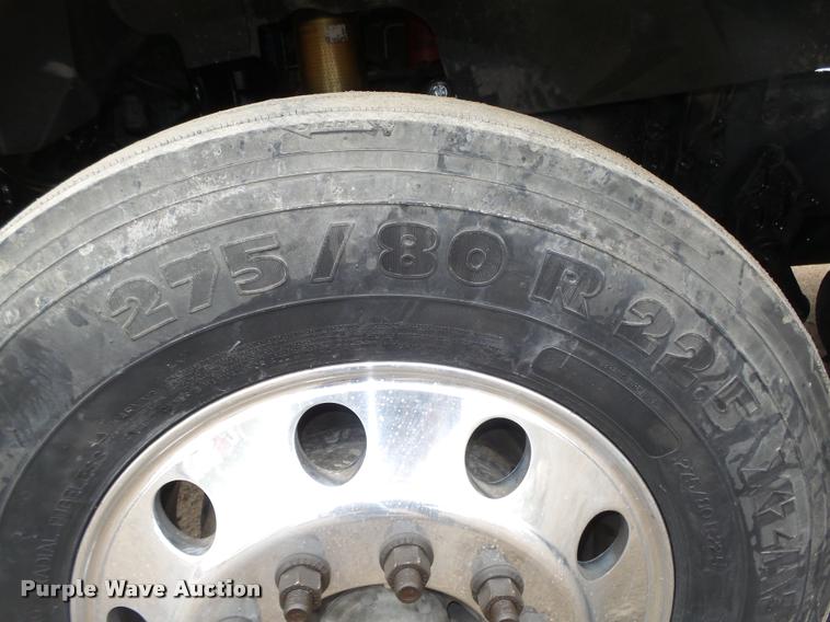 image for item DA0672 2006 Sterling AT9500 semi truck