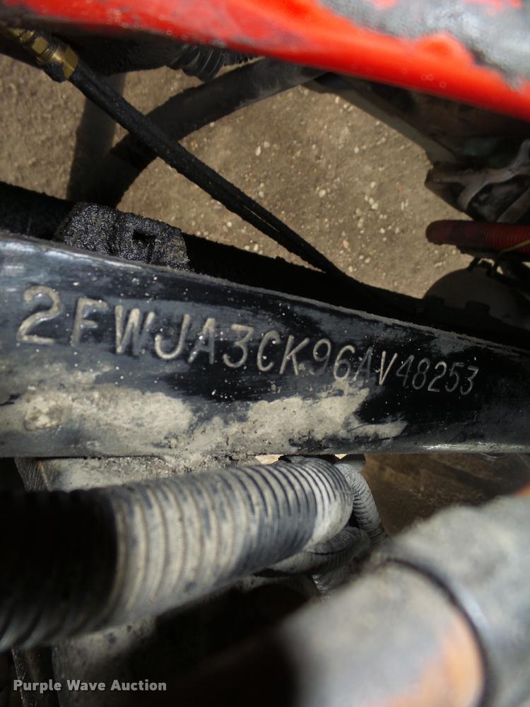 image for item DA0672 2006 Sterling AT9500 semi truck