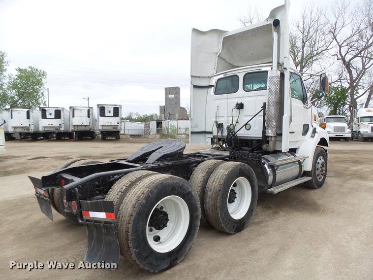 image for item DA0673 2006 Sterling AT9500 semi truck