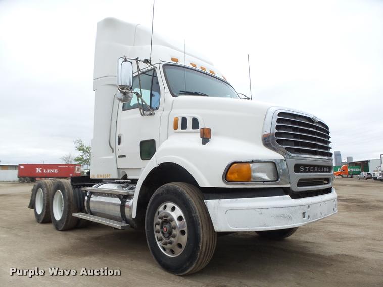 image for item DA0673 2006 Sterling AT9500 semi truck