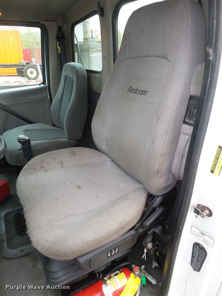 image for item DA0673 2006 Sterling AT9500 semi truck