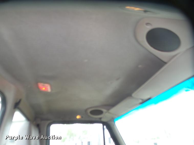 image for item DA0673 2006 Sterling AT9500 semi truck