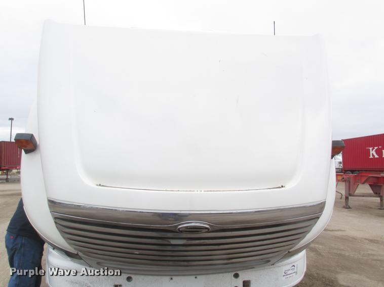 image for item DA0673 2006 Sterling AT9500 semi truck