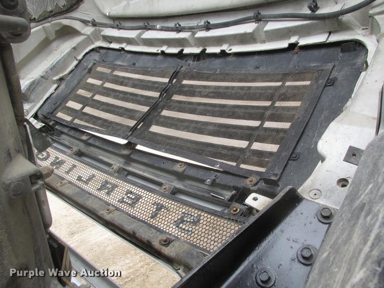 image for item DA0673 2006 Sterling AT9500 semi truck