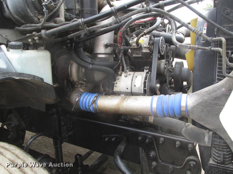 image for item DA0673 2006 Sterling AT9500 semi truck