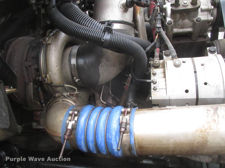 image for item DA0673 2006 Sterling AT9500 semi truck