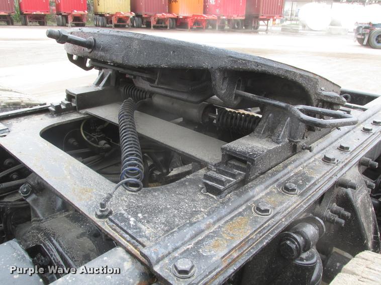 image for item DA0673 2006 Sterling AT9500 semi truck