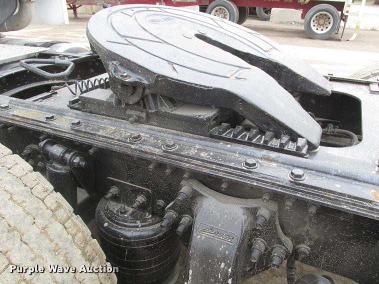 image for item DA0673 2006 Sterling AT9500 semi truck