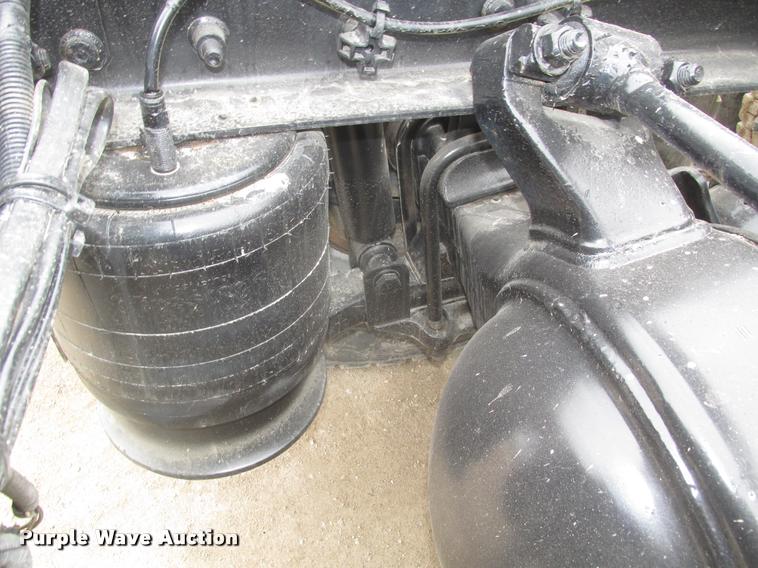 image for item DA0673 2006 Sterling AT9500 semi truck