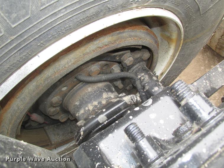 image for item DA0673 2006 Sterling AT9500 semi truck