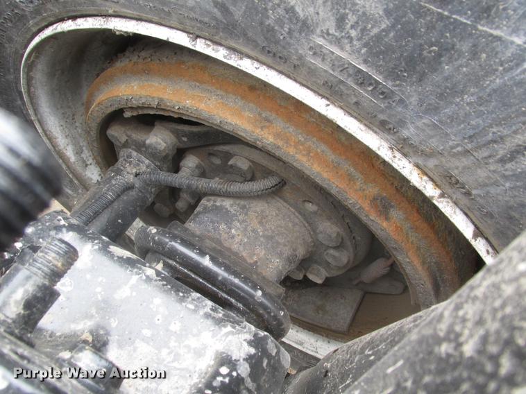 image for item DA0673 2006 Sterling AT9500 semi truck