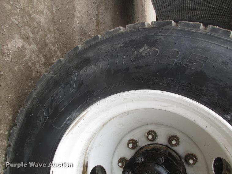 image for item DA0673 2006 Sterling AT9500 semi truck