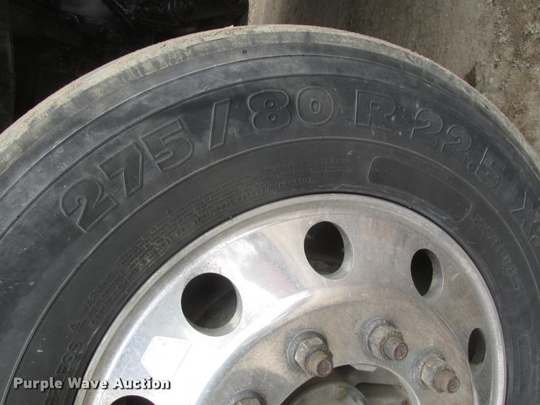 image for item DA0673 2006 Sterling AT9500 semi truck