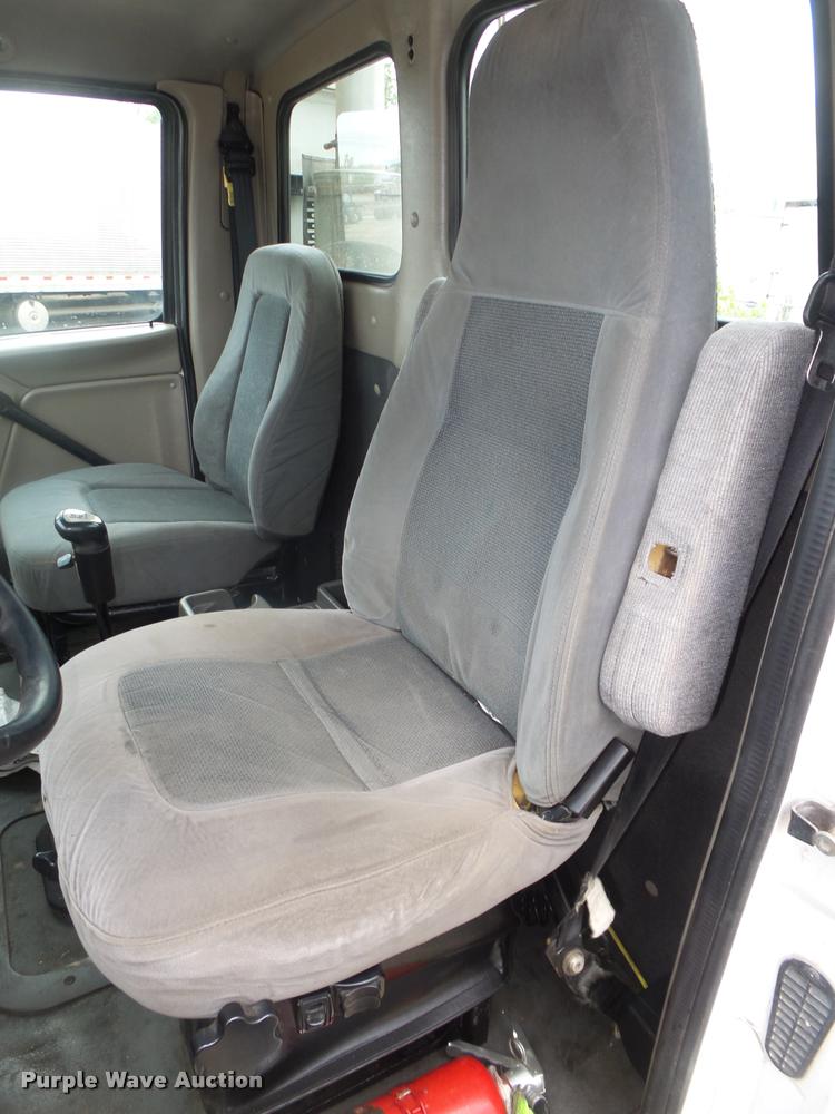 image for item DA0674 2006 Sterling AT9500 semi truck