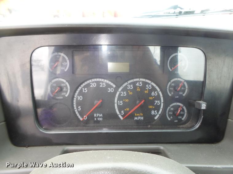 image for item DA0674 2006 Sterling AT9500 semi truck