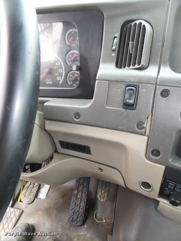 image for item DA0674 2006 Sterling AT9500 semi truck