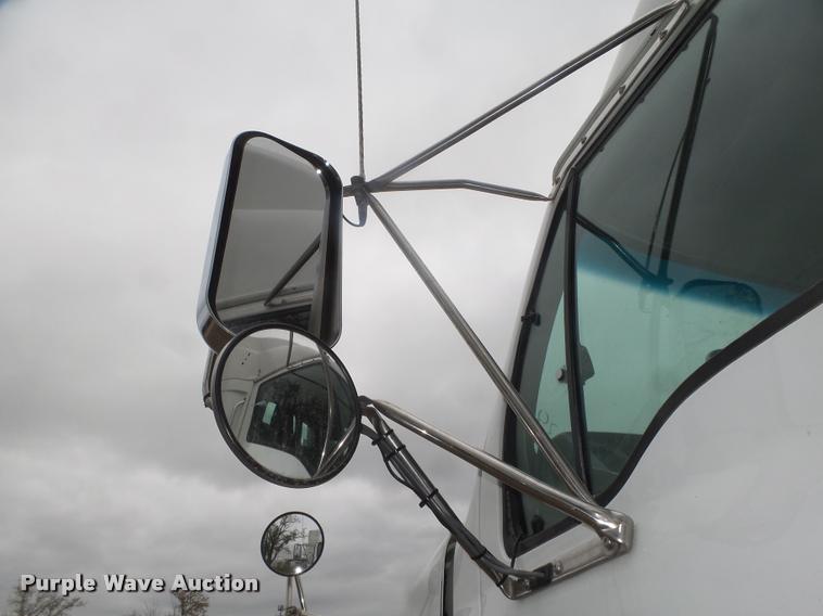 image for item DA0674 2006 Sterling AT9500 semi truck