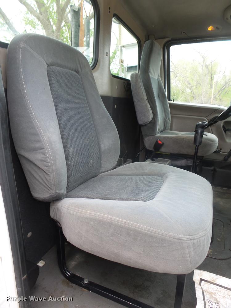 image for item DA0674 2006 Sterling AT9500 semi truck