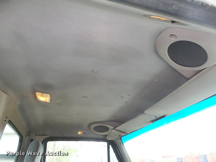 image for item DA0674 2006 Sterling AT9500 semi truck