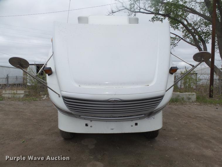 image for item DA0674 2006 Sterling AT9500 semi truck