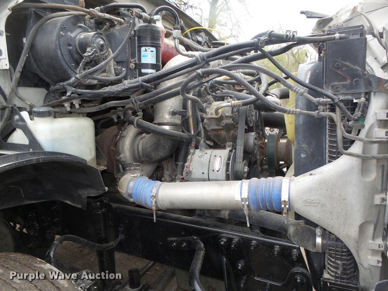 image for item DA0674 2006 Sterling AT9500 semi truck