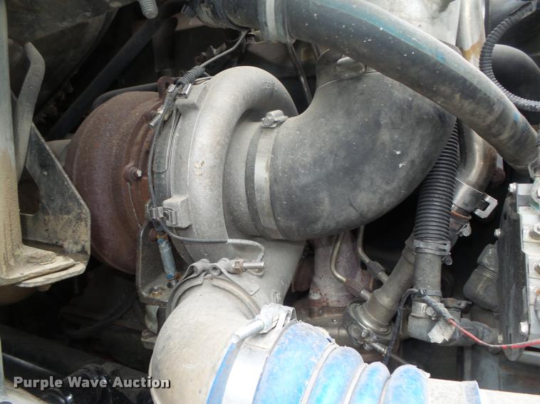 image for item DA0674 2006 Sterling AT9500 semi truck