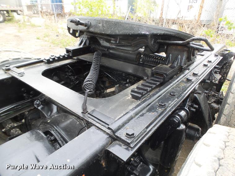 image for item DA0674 2006 Sterling AT9500 semi truck