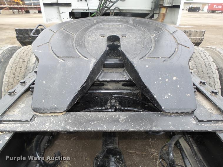 image for item DA0674 2006 Sterling AT9500 semi truck