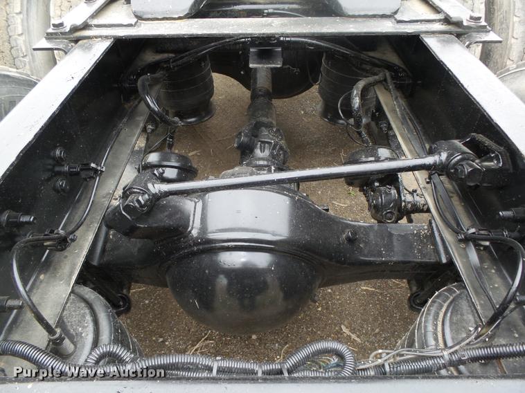 image for item DA0674 2006 Sterling AT9500 semi truck