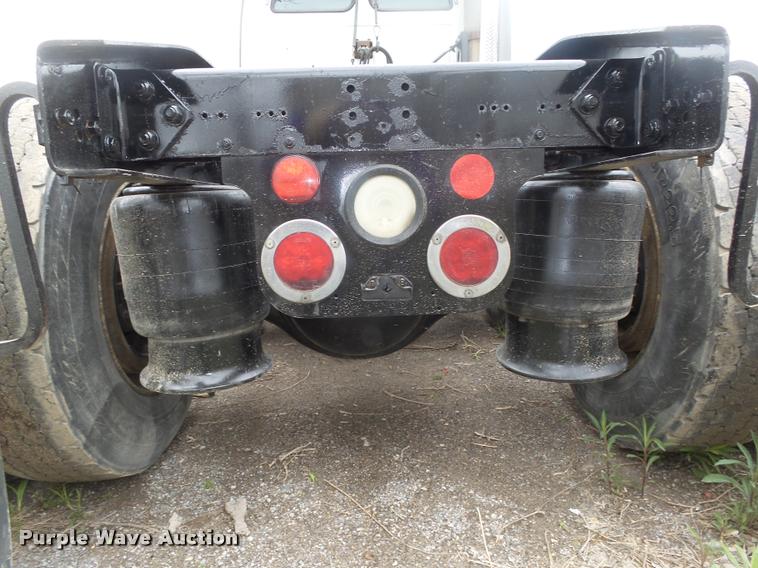 image for item DA0674 2006 Sterling AT9500 semi truck